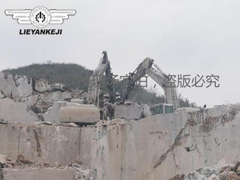 鋼筋混凝土劈裂機(jī) 鋼筋混凝土劈裂機(jī)